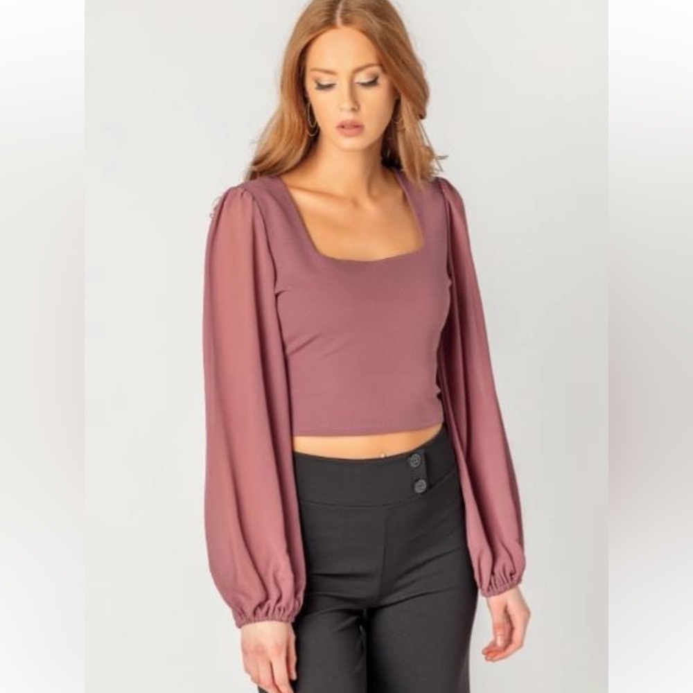 Live in the moment, crop balloon dusty rose arm blouse med